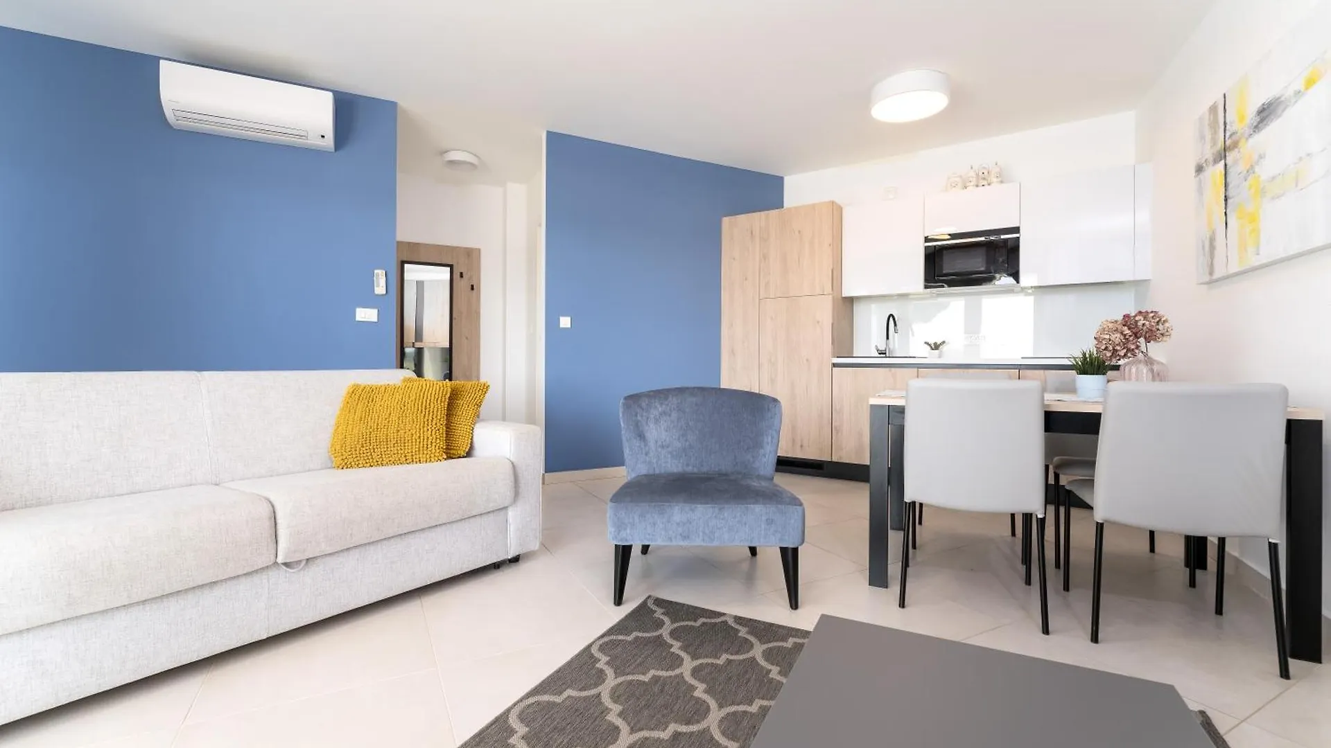 Superior Seaview Apt. With Pool Umag