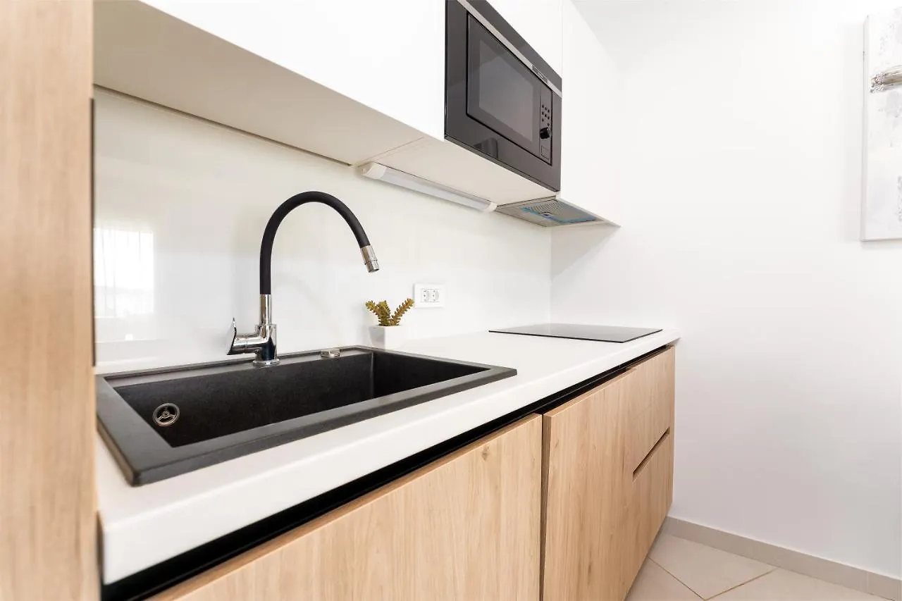 Superior Seaview Apt. With Pool Umag